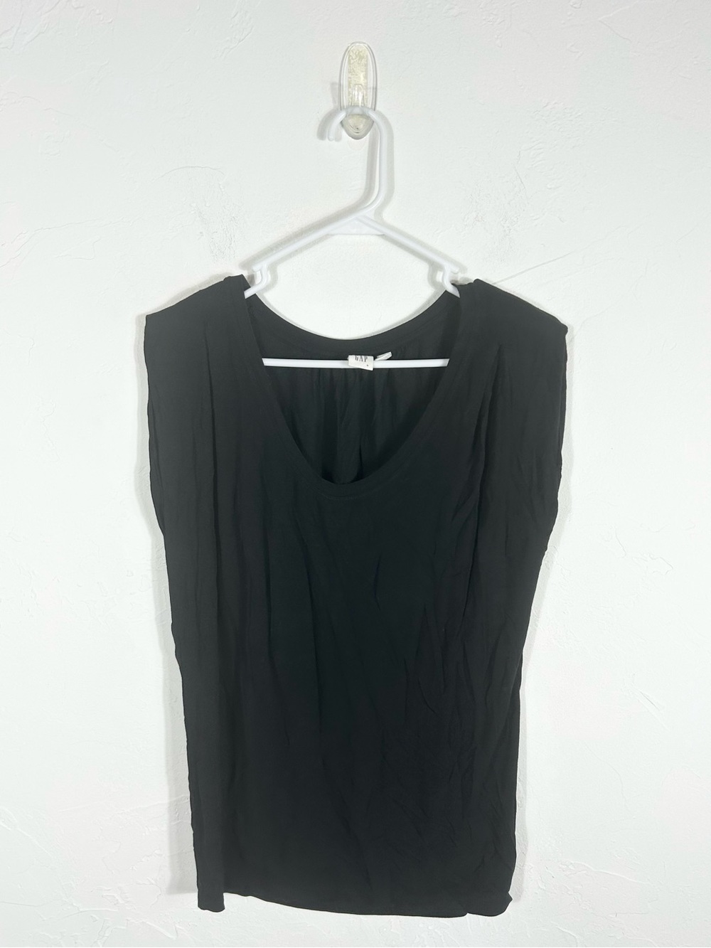GAP Black Cap Sleeve Scoop Neck Top Blouse Pleated Back Size S